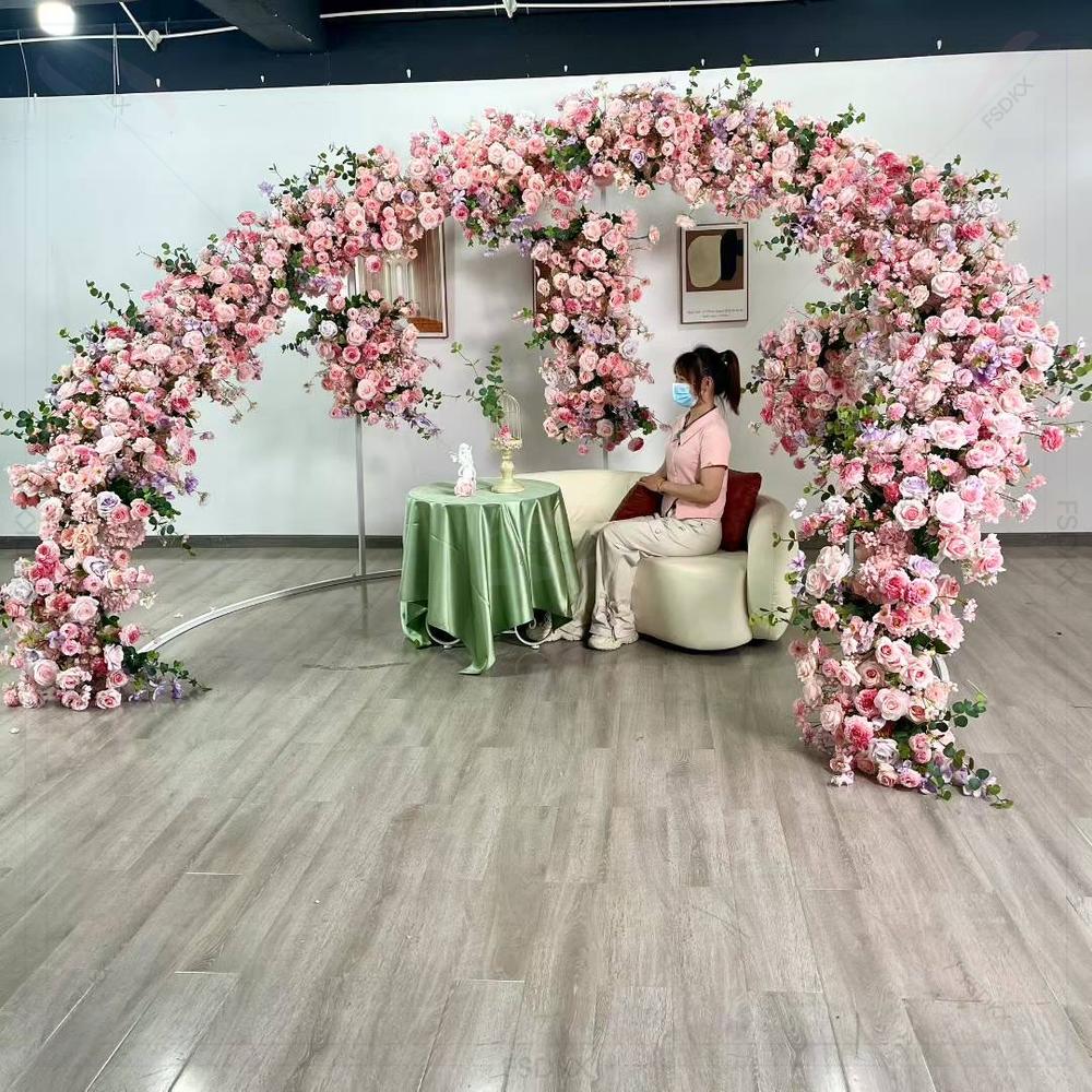Home Decor Event - FSDKXカスタム人工ローズピンクフラワーアーチムーンフローラルアーチ背景スタンドフレームパーティーイベント用