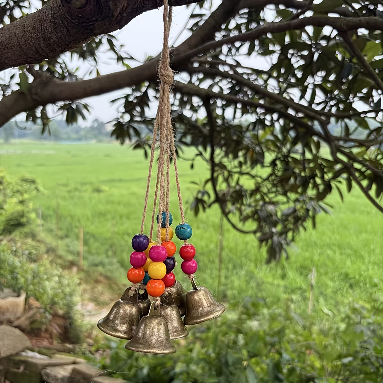 ボヘミアン風チャイム、6つのブロンズベルと18個のカラフルな - Boho Wind Chimes のレビューと価格