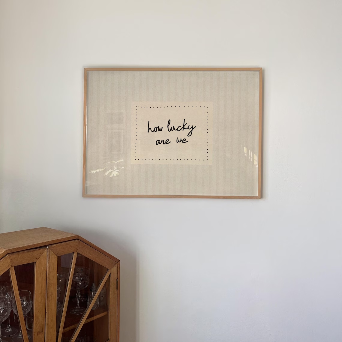 モダン、ミニマリスト「私たちが幸運であるとはどれほど幸運か」 - Home Decor On Wall のレビューと価格