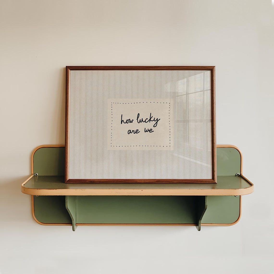 モダン、ミニマリスト「私たちが幸運であるとはどれほど幸運か」 - Home Decor On Wall のレビューと価格